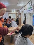 파주시, 주민 미소 더하는 따뜻한 미용 봉사 진행
