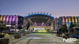 여수세계박람회장, 환상적인 빛으로 관광객 유혹