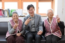 [시니어]안산시 ‘희망 동행’ 간담회 도서 지역으로 확대…현장중심 소통 행보 지속