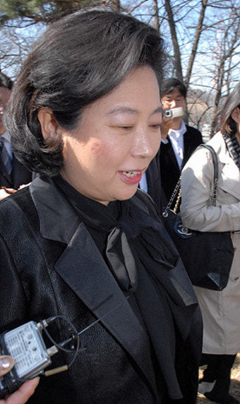 “왕회장 적통‥아들 제치고 며느리 잇나”