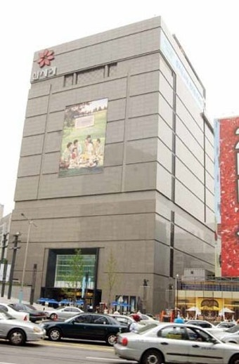 롯데백화점 “신세계에서 물건 팔지마” 협박?