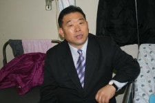 룸메이트의 폭행, 수족마비 생사 기로에