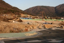 창원시·건설사,엄청난시세차익…이주민들 여관,노숙전전
