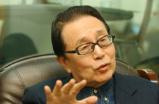박찬종 미네르바 무죄로 신영철 대법관 사퇴할 수 밖에