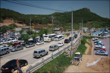 노무현 탄압받나? 봉하마을 방문객 급증!