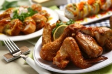 구운치킨에 라볶이·롤·만두까지 분식 다 모였네?