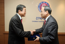 아름다운 선배에 후배는 무럭무럭 자란다