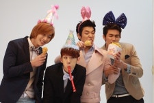 2AM, BHC치킨 새 모델로 발탁 ‘인기 증명’