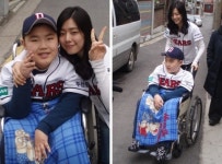 홍수아, 13살 근육병 승현이와 야구장 나들이 ‘훈훈’