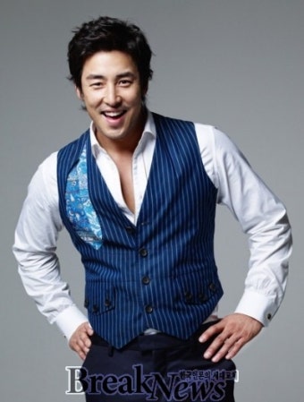 배우 김성수, 13년 연애 마치고 드디어 '결혼?'