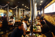 숯불에 닭갈비를 구워먹는다고? 아이디어 눈에 띄네