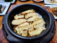 송이 돌솥밥부터 숯불돼지구이까지! 향으로 식욕 돋우는 봉화 밥도둑 맛집 3 #소도시여행