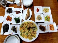 송이 돌솥밥부터 숯불돼지구이까지! 향으로 식욕 돋우는 봉화 밥도둑 맛집 3 #소도시여행