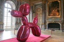 5000만 원대 작품이 와장창! 산산조각난 제프 쿤스의 ‘풍선개’, 사건의 전말은?