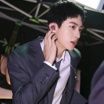파리올림픽 성화 봉송 나서는 BTS 진, 언제 어디서 뛸까?