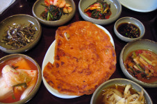 맛으로, 멋으로 발길 잡는 강변마을