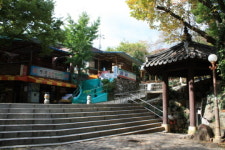 국도변 신비 약수, 누가 와서 먹나요