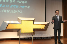 GM대우, 대우 버리고 쉐보레 변경