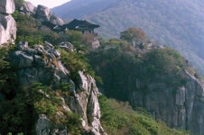 산과 바다 어우러진 빼어난 경관의 관음도량