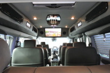 현대차 쏠라티 리무진, 경쟁 차종 들어온다