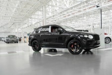 벤틀리모터스, 영국 크루 공장에 액셀런스 센터 설치