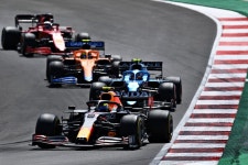 [人터뷰]한국인 최초 F1 엔지니어의 삶
