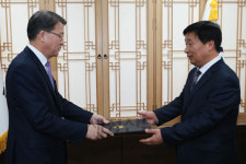 임환수 국세청장, 5개 지방청장에 임명장 수여