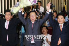 한나라당 신임 원내대표 안상수, 정책위의장 김성조