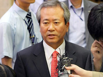 신상훈 신한 사장 사의…은행 측 고소 취하