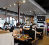 웰빙샤브샤브 꽃마름, 5월 가족외식 인기몰이