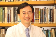 6명의 치과원장이 만들어가는 ‘웃는 내일’
