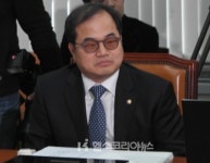 최동익, 진영 내정자 부인 소아과에 리베이트 의혹 제기