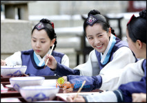 [포토엔]송연 한지민, 촬영은 즐겁게~