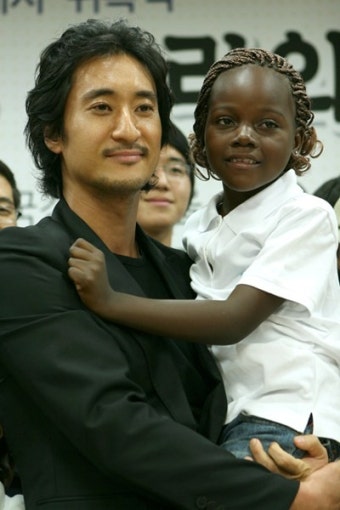 신현준 세계 난민의날 홍보대사 위촉 “난민에게 사랑을” 훈훈