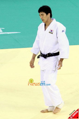 [베이징올림픽]유도 장성호,몽골선수에 패하며 준결승 진출 실패