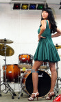 [포토엔]착한 가슴 서영,저와 드럼 연주 어때요?
