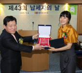 유선 성실 납세 도우미 깜짝 변신 “납세 의무 중요성 깨달아”