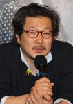 홍상수 감독 “반성할 필요 있을 때 깨부셔라”