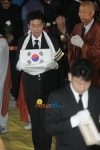 [포토엔]故 노무현 전 대통령, 수많은 추모객들의 촛불 배웅속 안치