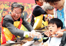 [포토엔]한우 알리미로 나선 최불암
