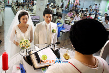 [포토엔]탤런트 정기성, 1년 반 열애 끝 결혼 골인~