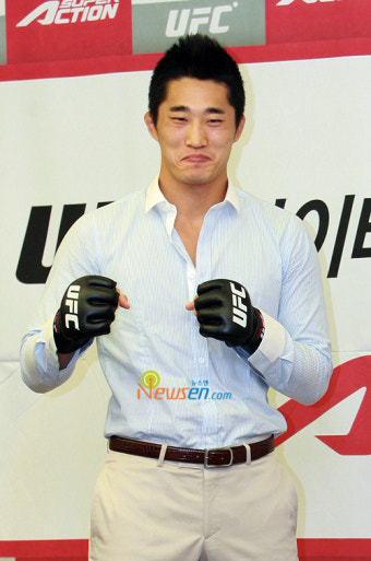 [포토엔]포토타임 쑥스러운 김동현