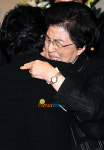 [포토엔]부둥켜 안고 오열하는 권양숙-이희호 여사