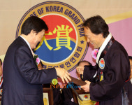 [포토엔]정명훈 , 자랑스런 한국인 문화예술부문 수상