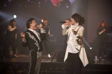 김장훈-싸이 주경기장 ‘완타치’ 5주째 예매 1위 ‘괴력’