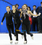 [포토엔]샤샤 코헨-김연아-미셸콴 ‘빙판을 가르며~’