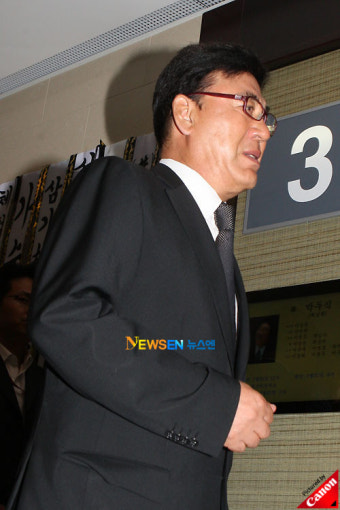 [포토엔]현철, 故 백남봉 별세 통보에 ‘헐레벌떡’