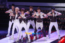 [포토엔]틴탑, 신인의 폿풋함이 느껴지는 무대