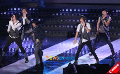 [포토엔]대국남아, 비가 내려도 열정적인 무대 펼쳐