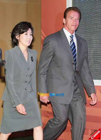 [포토엔]행사장 들어서는 나경원 의원과 아놀드 슈왈제네거